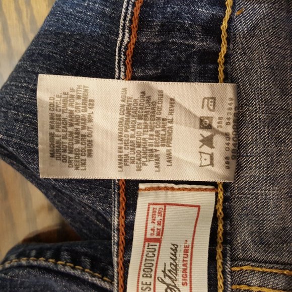 Levi's Signature Stretch Low Rise Boot Cut Size 12 Med - Picture 13 of 13